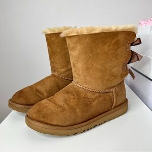 Ugg Bailey Bow Cozy Tan Boots Big Kids.
